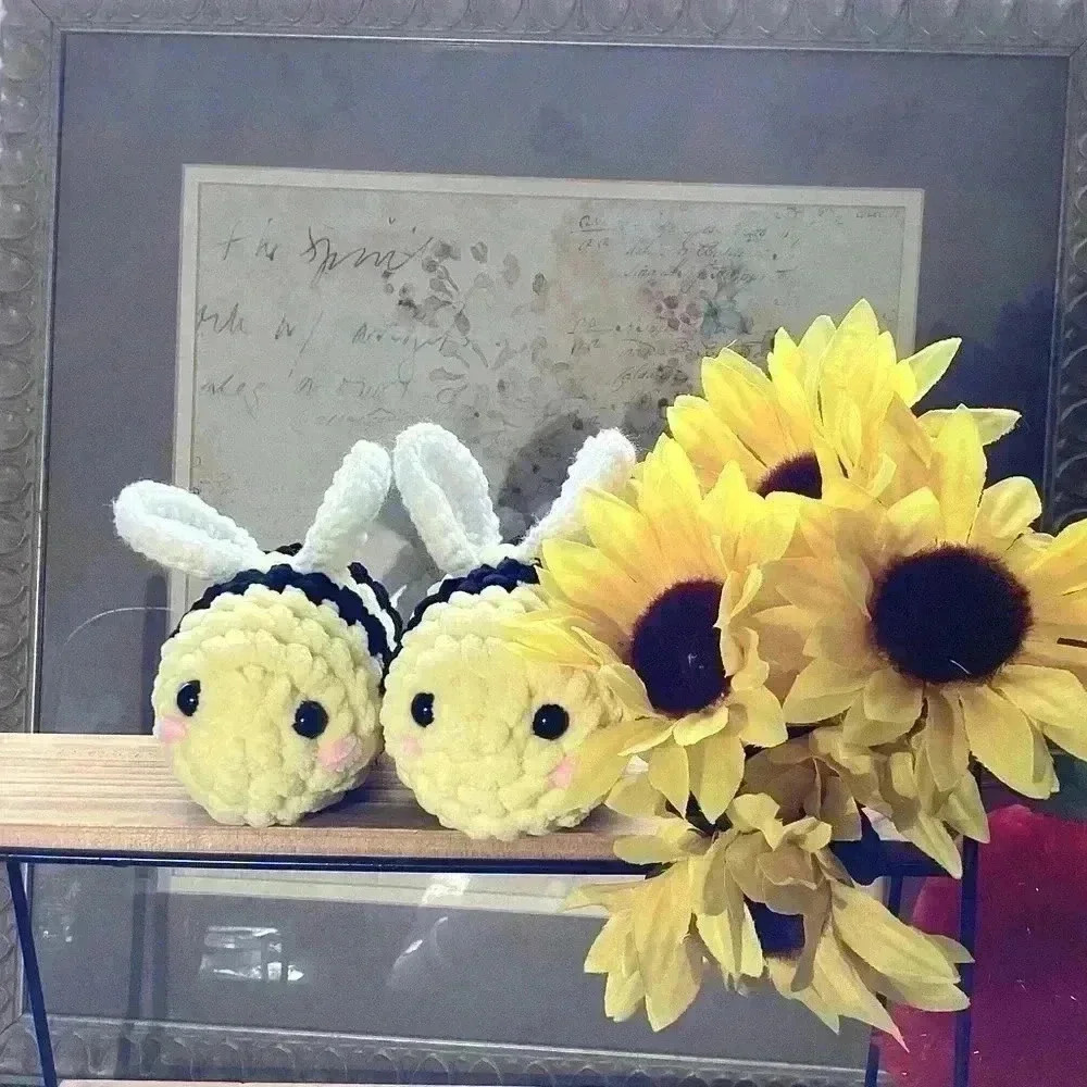 New Bumblebee plush crochet plush